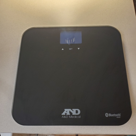A&D Medical PlusConnect Multi-User Weight Scale  Bluetooth 400 lbs UC-350BLE9405 - Picture 2 of 3